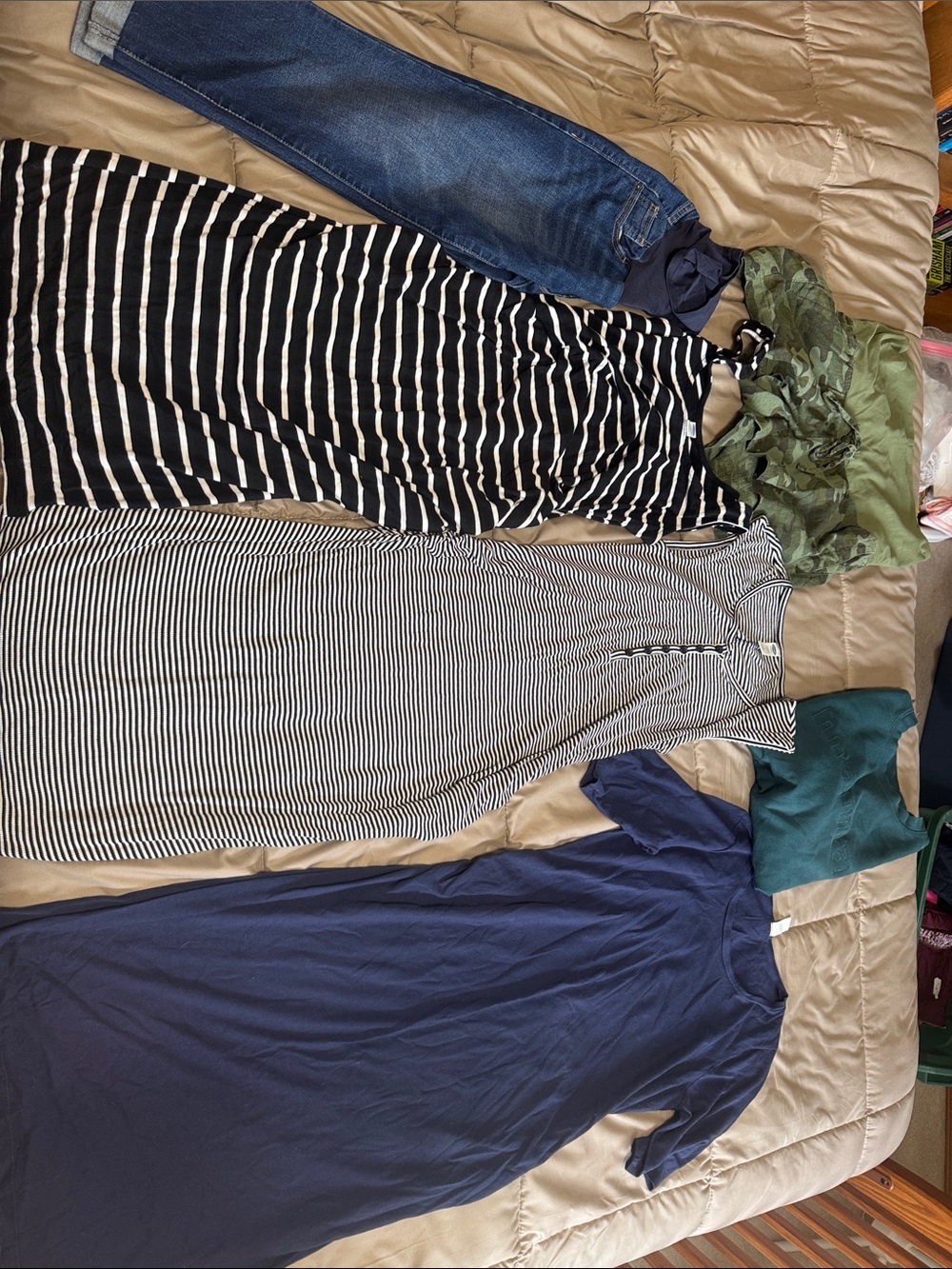 Bundle of Old Navy maternity clothes.